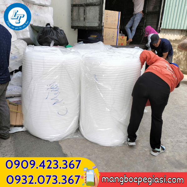 Xốp foam cuộn 2mmx150m giá rẻ HCM Xốp foam cuộn 2mmx150m