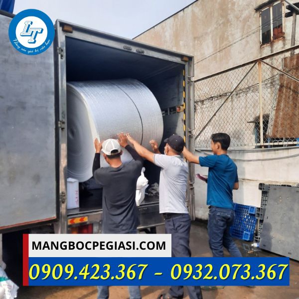 Giao xốp cách nhiệt opp cho khách Giao xốp cách nhiệt opp cho khách