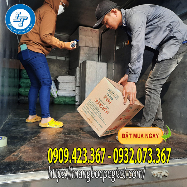 Giao hàng màng bọc thực phẩm 450 cho đại lý Giao hàng màng bọc thực phẩm 450 cho đại lý