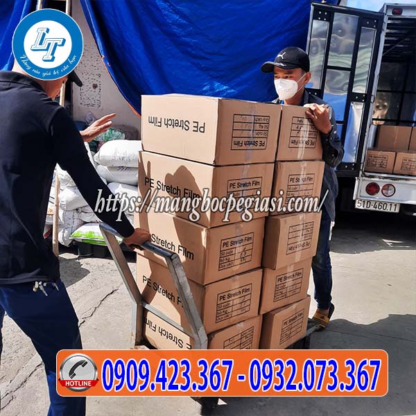 Lên hàng màng PE Lên hàng màng PE