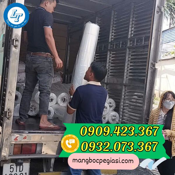 Màng PE quấn máy 1m6x20kg Màng PE quấn máy 1m6x20kg giá rẻ