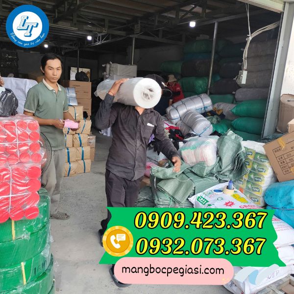 Màng PE quấn máy 1m6x20kg Màng PE quấn máy 1m6x20kg