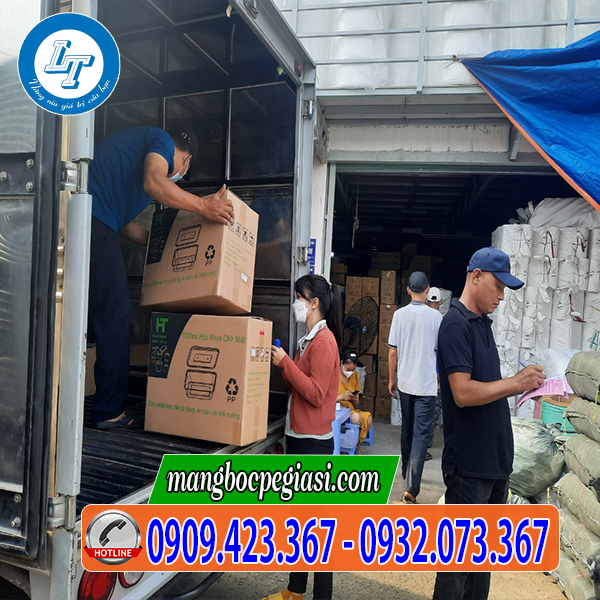 Giao hàng màng bọc thực phẩm Giao hàng màng bọc thực phẩm