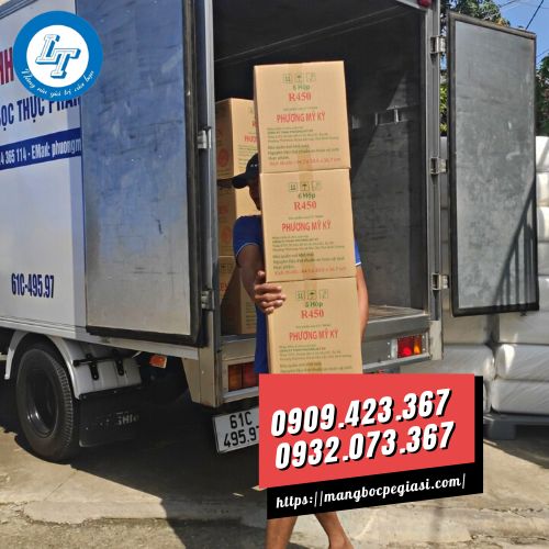 Màng bọc thực phẩm pvc giao hàng Màng bọc thực phẩm pvc giao hàng