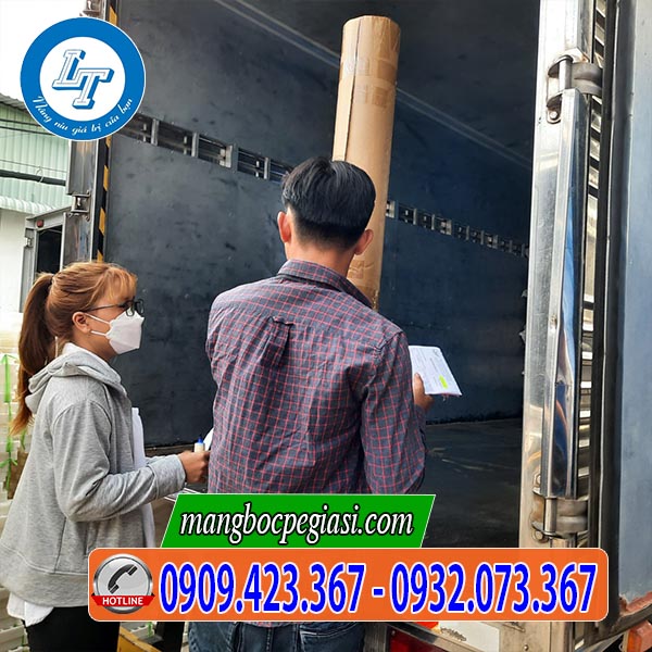 Giao màng chống xước cho khách Giao màng chống xước cho khách