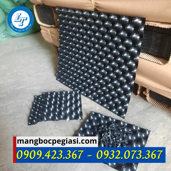 Bầu ươm cây kèm ốc vít cố định Bầu ươm cây kèm ốc vít cố định