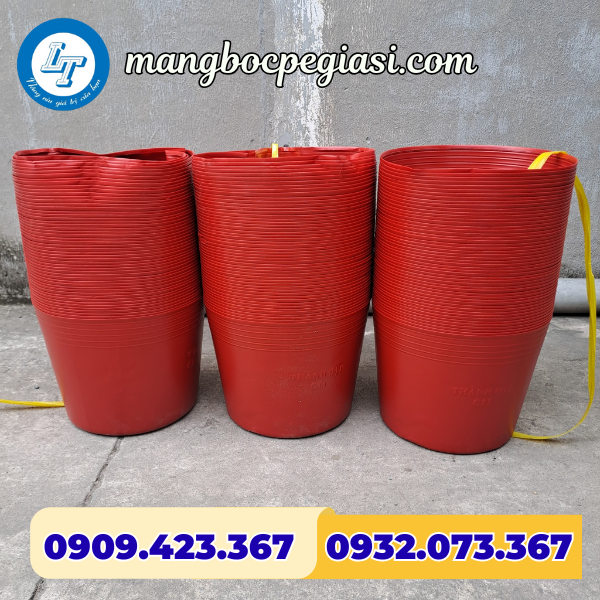 Chậu nhựa trồng cây màu đỏ Chậu nhựa trồng cây màu đỏ