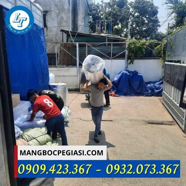 Giao túi khí cách nhiệt cho khách Giao túi khí cách nhiệt cho khách