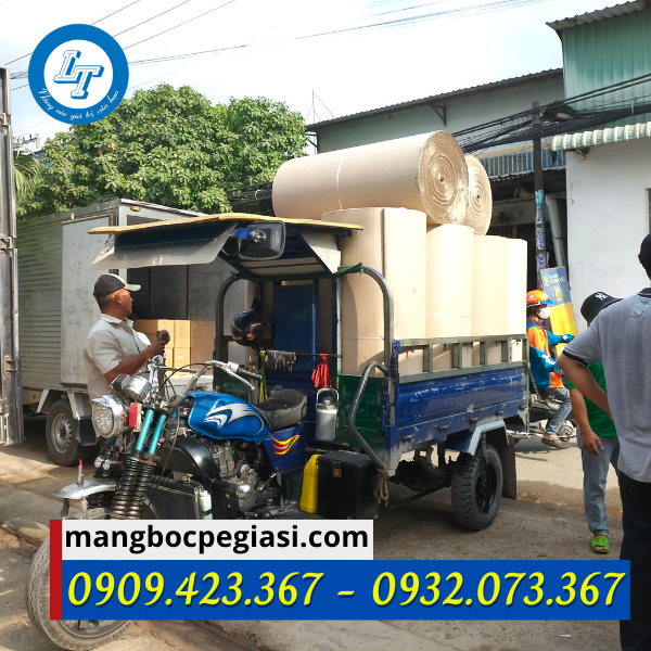 Giao giấy cuộn carton Giao giấy cuộn carton