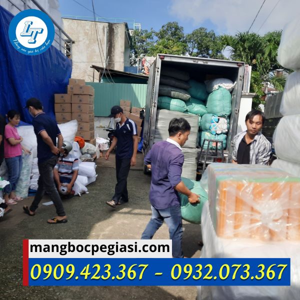 Hình ảnh giao hàng thực tế tại công ty Lê Thanh Hình ảnh giao hàng thực tế tại công ty Lê Thanh