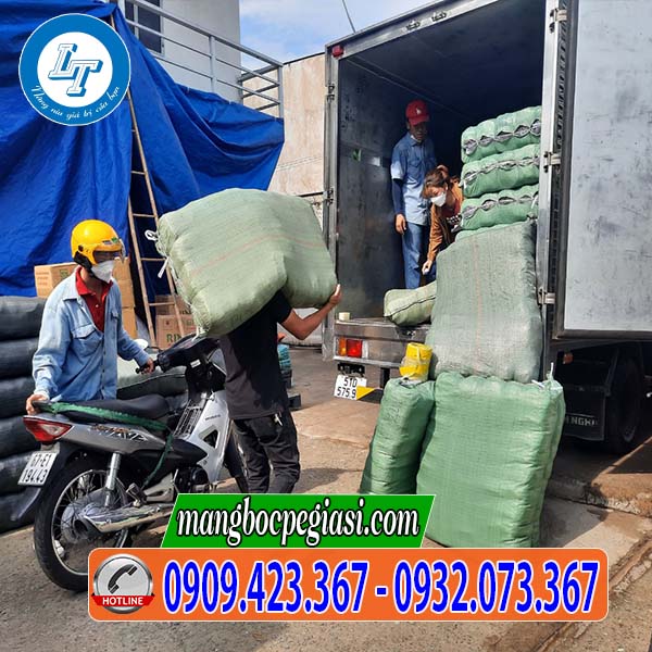 Giao hàng tại nhà kho Lê Thanh Giao hàng tại nhà kho Lê Thanh