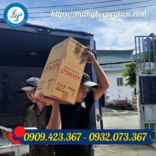 Giao thùng giấy bạc nướng cho khách Giao thùng giấy bạc nướng cho khách