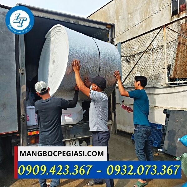 Xốp cách nhiệt giao hàng