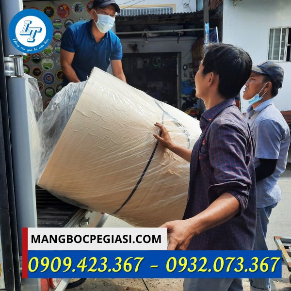 Giao xốp cách nhiệt cho khách Giao xốp cách nhiệt cho khách