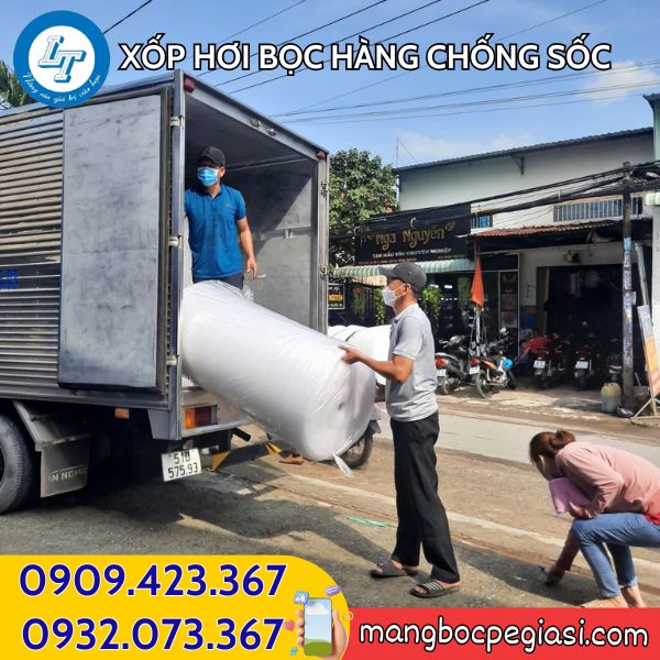 Giao xốp nổ cho khách Giao xốp nổ cho khách