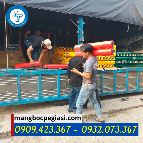 Giao màng pe cho khách Giao màng pe cho khách