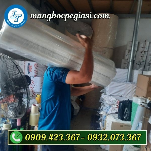 Màng PE bọc hàng hóa 1mx5kg2 lõi 600g