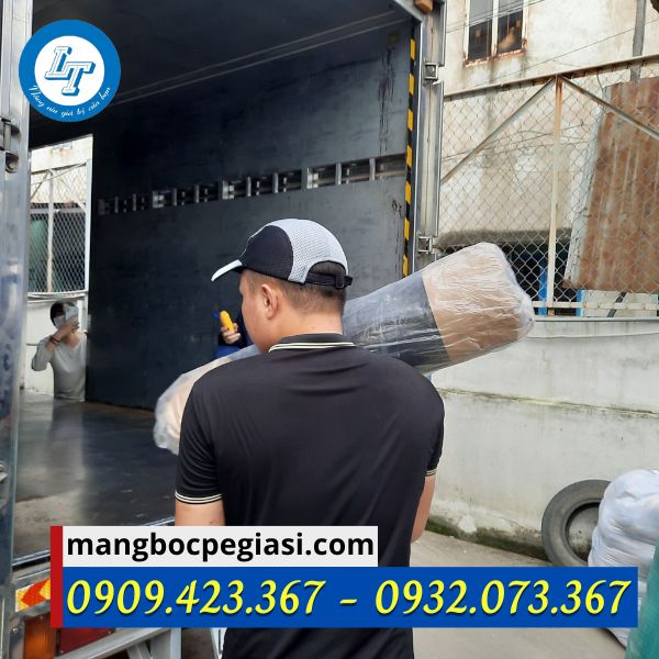 Giao màng phủ nông nghiệp cho đại lý Giao màng phủ nông nghiệp cho đại lý