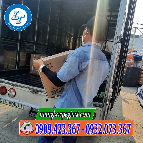 Giấy bạc nướng thực phẩm lên hàng Giấy bạc nướng thực phẩm lên hàng