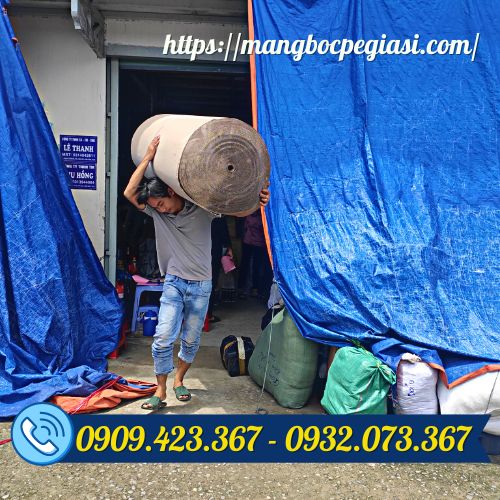 Giao cuộn giấy carton 2 lớp cho khách sỉ TPHCM Giao cuộn giấy carton 2 lớp cho khách sỉ TPHCM