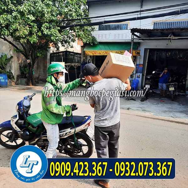 Bắt Grad giao hàng gấp cho khách Bắt Grad giao hàng gấp cho khách