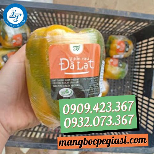 Màng bọc thực phẩm bày bán siêu thị Màng bọc thực phẩm bày bán siêu thị