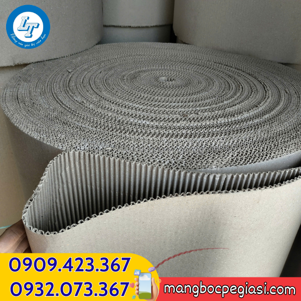 Giấy cuộn carton 2 lớp bọc hàng tiện lợi Giấy cuộn carton 2 lớp