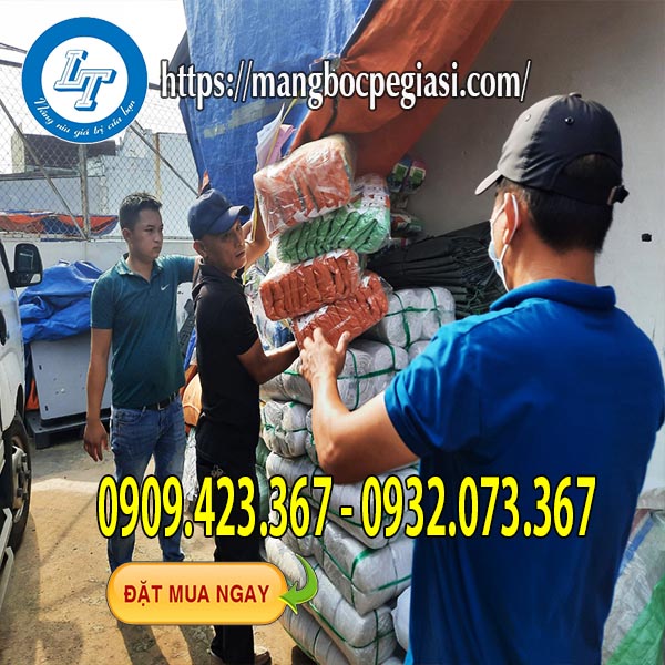 Lên hàng tại kho Lê Thanh Lên hàng tại kho Lê Thanh