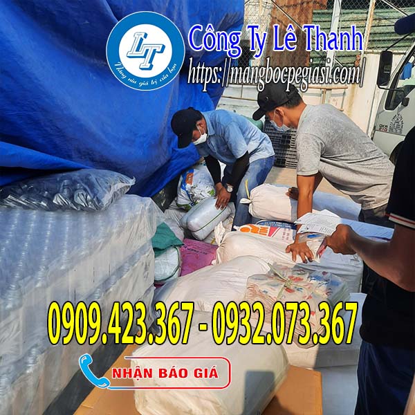 Lên hàng tại kho Lê Thanh Lên hàng tại kho Lê Thanh