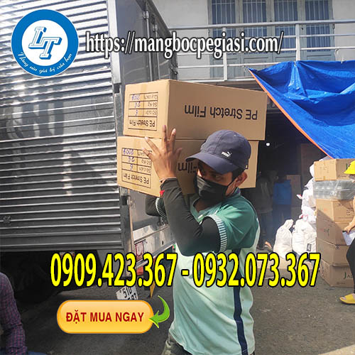 Màng bọc pe giao hàng Màng bọc pe giao hàng