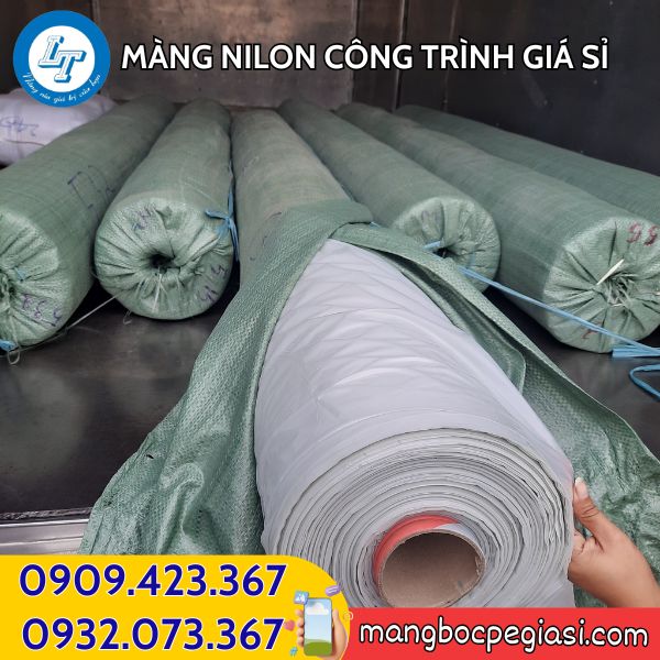 Màng phủ công trình màu trắng Màng phủ công trình