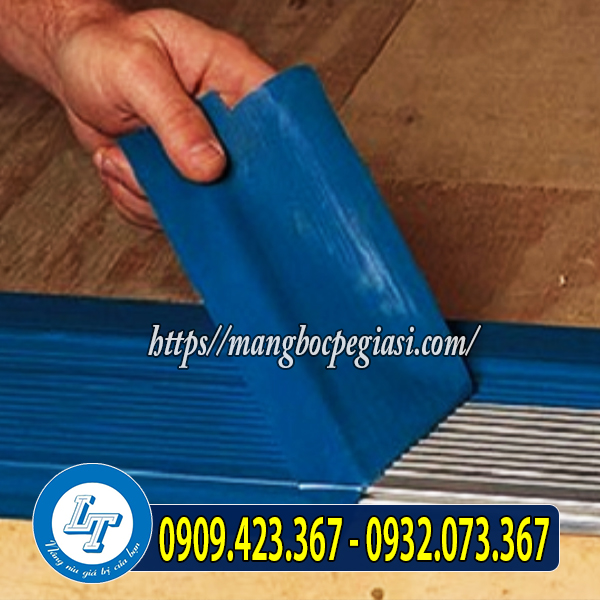 Màng dán chống trầy khi bóc không để lại keo dán Màng dán chống trầy khi bóc không để lại keo dán