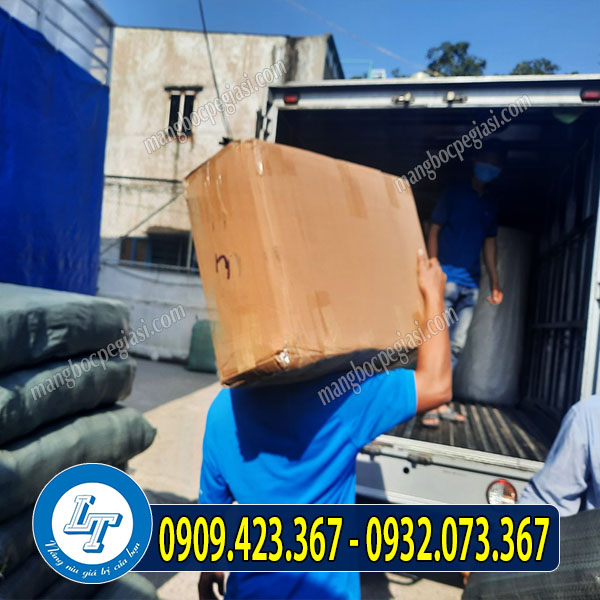 Giao hàng cuộn ép ly Giao hàng cuộn ép ly