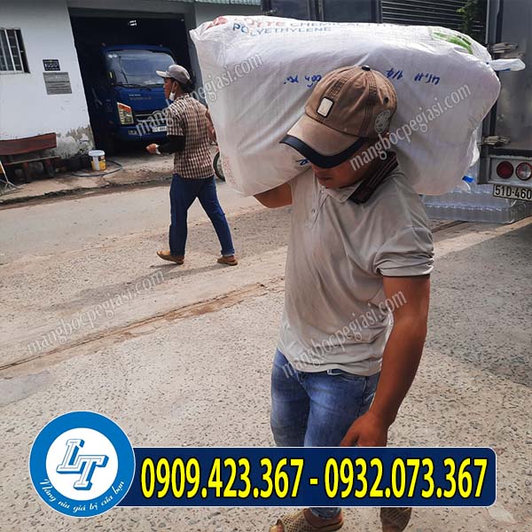 Màng ép ly nhựa giao hàng nhanh Màng ép ly nhựa giao hàng nhanh