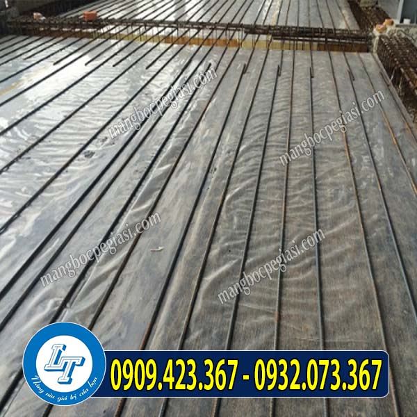 Màng nilon lót sàn bê tông Màng nilon lót sàn bê tông