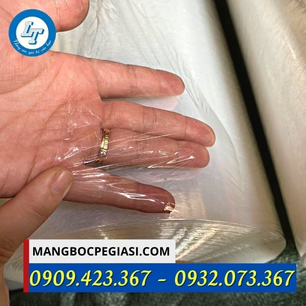 Màng pe quấn máy 15kg Màng pe quấn máy 15kg
