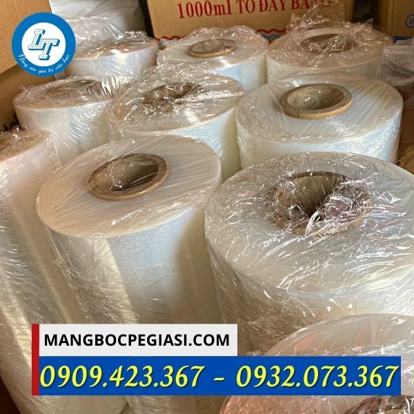 Màng pe quấn máy 15kg Màng pe quấn máy 15kg giá rẻ