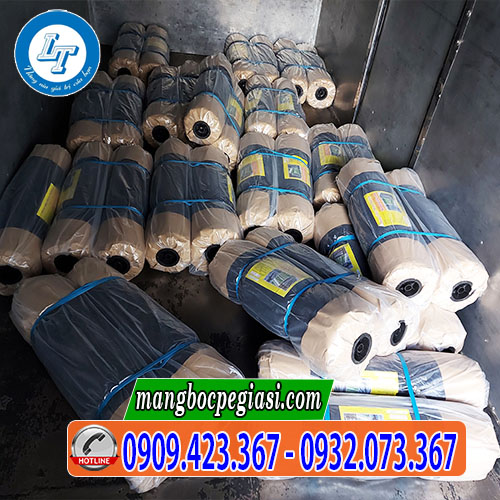 Màng phủ nông nghiệp đục lỗ giao hàng Màng phủ nông nghiệp đục lỗ giao hàng