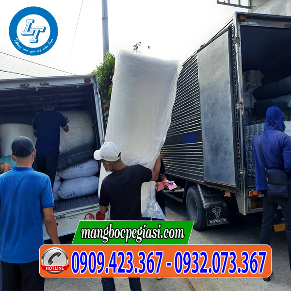 Màng phủ nông nghiệp giao hàng Màng phủ nông nghiệp giao hàng