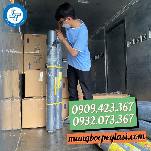 Màng phủ nông nghiệp màu đen giao hàng tận nơi Màng phủ nông nghiệp màu đen giao hàng tận nơi