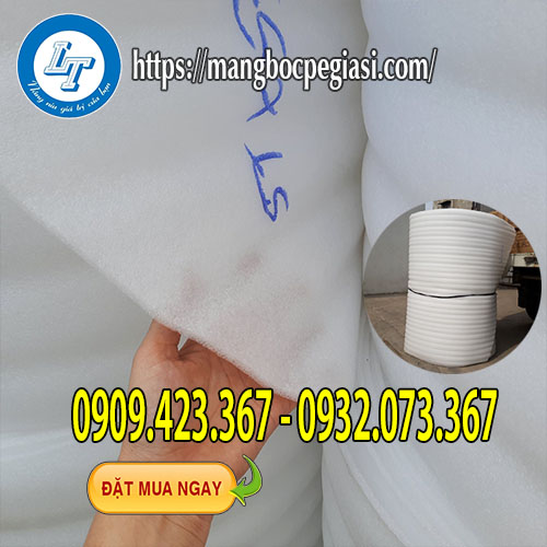 Màng xốp foam trắng 5ly dài 100m Màng xốp foam trắng 5ly dài 100m