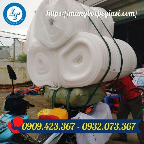 Màng xốp pe foam giao hàng Màng xốp pe foam giao hàng