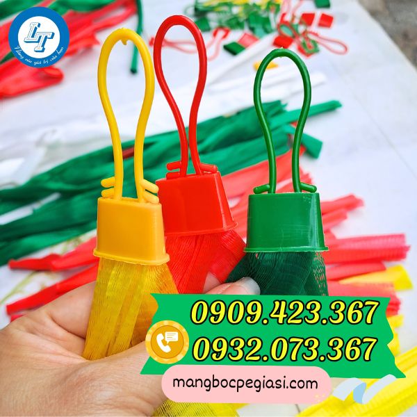Túi lưới nhựa đựng hành tỏi có móc treo Túi lưới nhựa đựng hành tỏi có móc treo