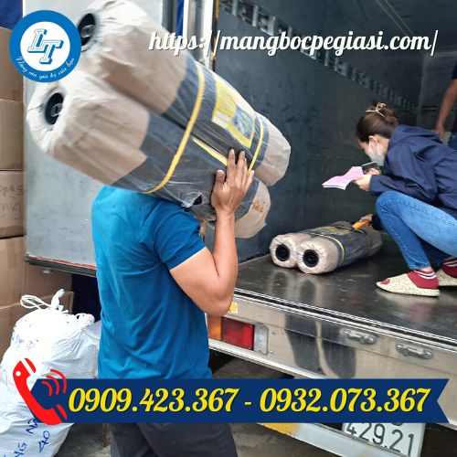 Màng phủ nông nghiệp giao hàng Màng phủ nông nghiệp giao hàng