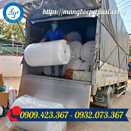 Nhập kho cuộn xốp foam Nhập kho cuộn xốp foam