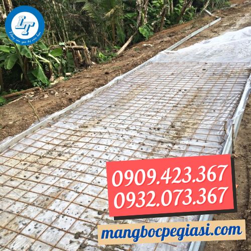 Màng nilon trắng lót sàn đổ bê tông cho các công trình Màng nilon trắng lót sàn đổ bê tông cho các công trình