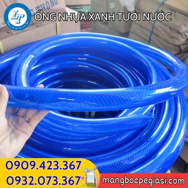 Ống nhựa xanh tưới nước Ống nhựa xanh tưới nước