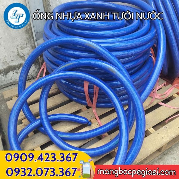Ống nhựa xanh tưới nước Ống nhựa xanh tưới nước