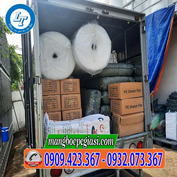 Xe hàng giao cho khách sỉ