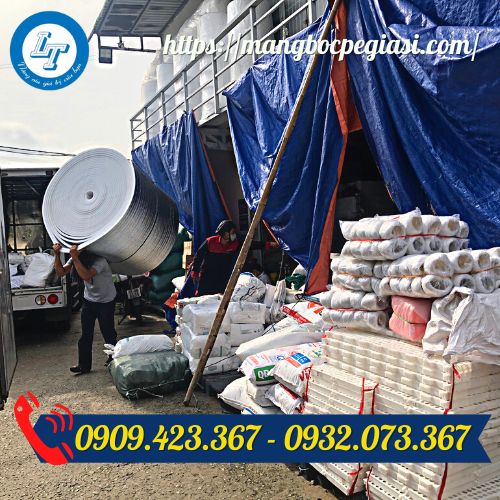 Xốp cách nhiệt giao hàng cho khách